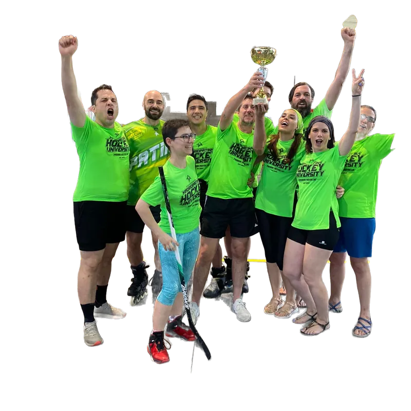 Equipo verde celebrando con el trofeo